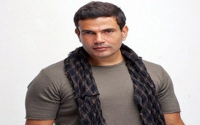 خاص – عمرو دياب شخص إنطوائي، حذر، لا يثق بالأخرين خاص – عمرو دياب شخص إنطوائي، حذر، لا يثق بالأخرين