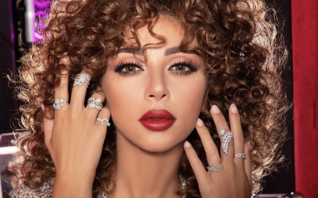 متابعة نحنا – ميريام فارس تُزين شجرة الميلاد رفقة نجلها.. شاهدوا الصور