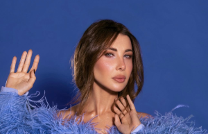 نحنا ستايل – نانسي عجرم بإطلالة لافتة والجمهور: أيقونة في الأناقة