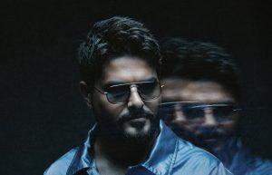نحنا – بعد ساعات من طرح “هدية”.. ناصيف زيتون يتصدر شاشات لندن